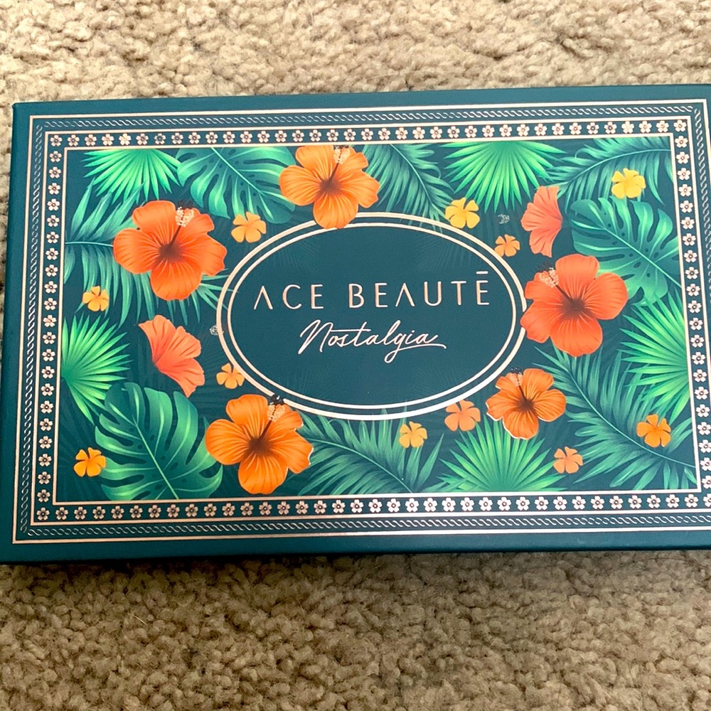 New Ace Beaute Nostalgia Palette